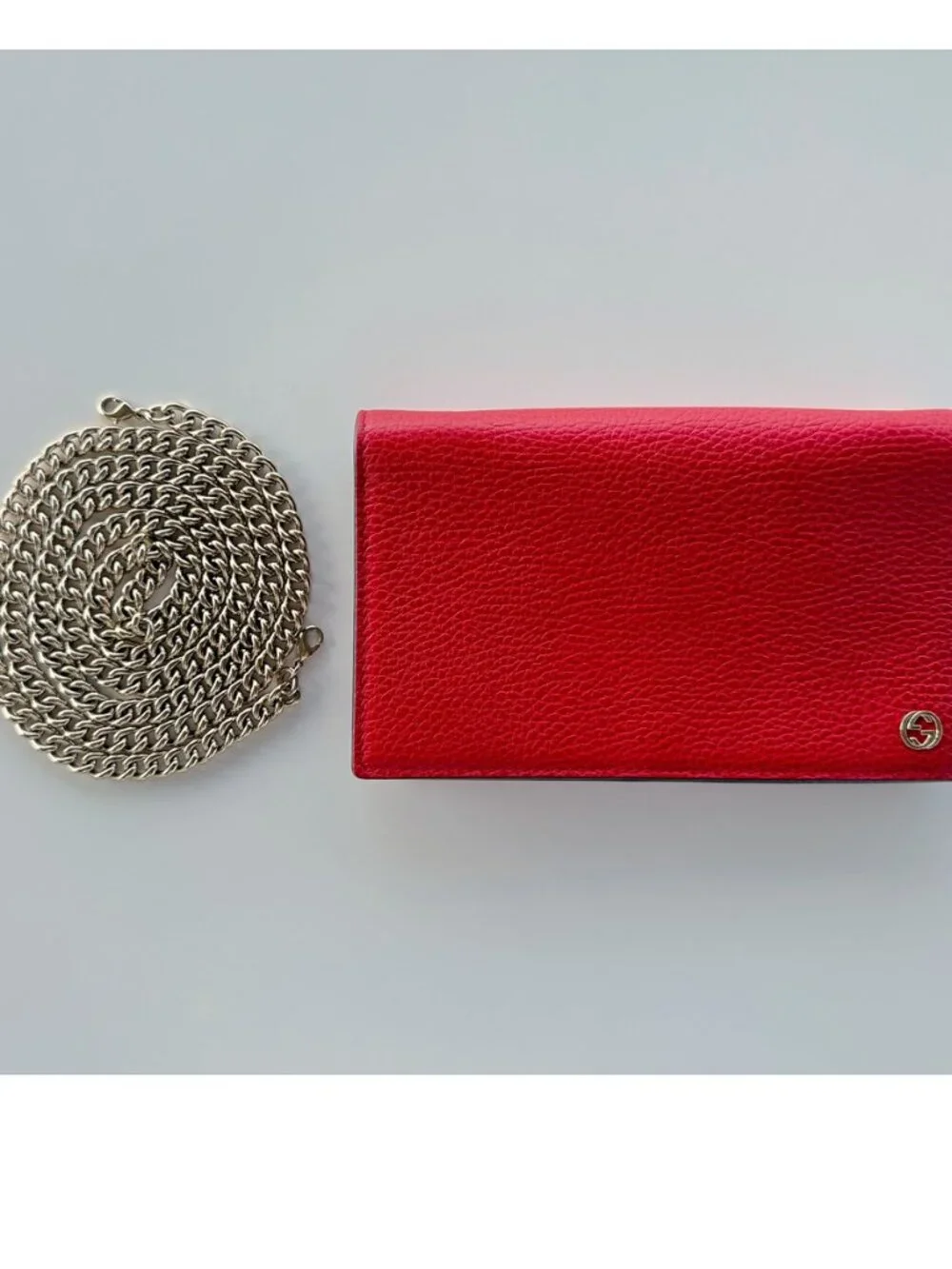 Gucci Interlocking G WOC Authentic Red Pebbled Leather Wallet on Chain Gold Tone